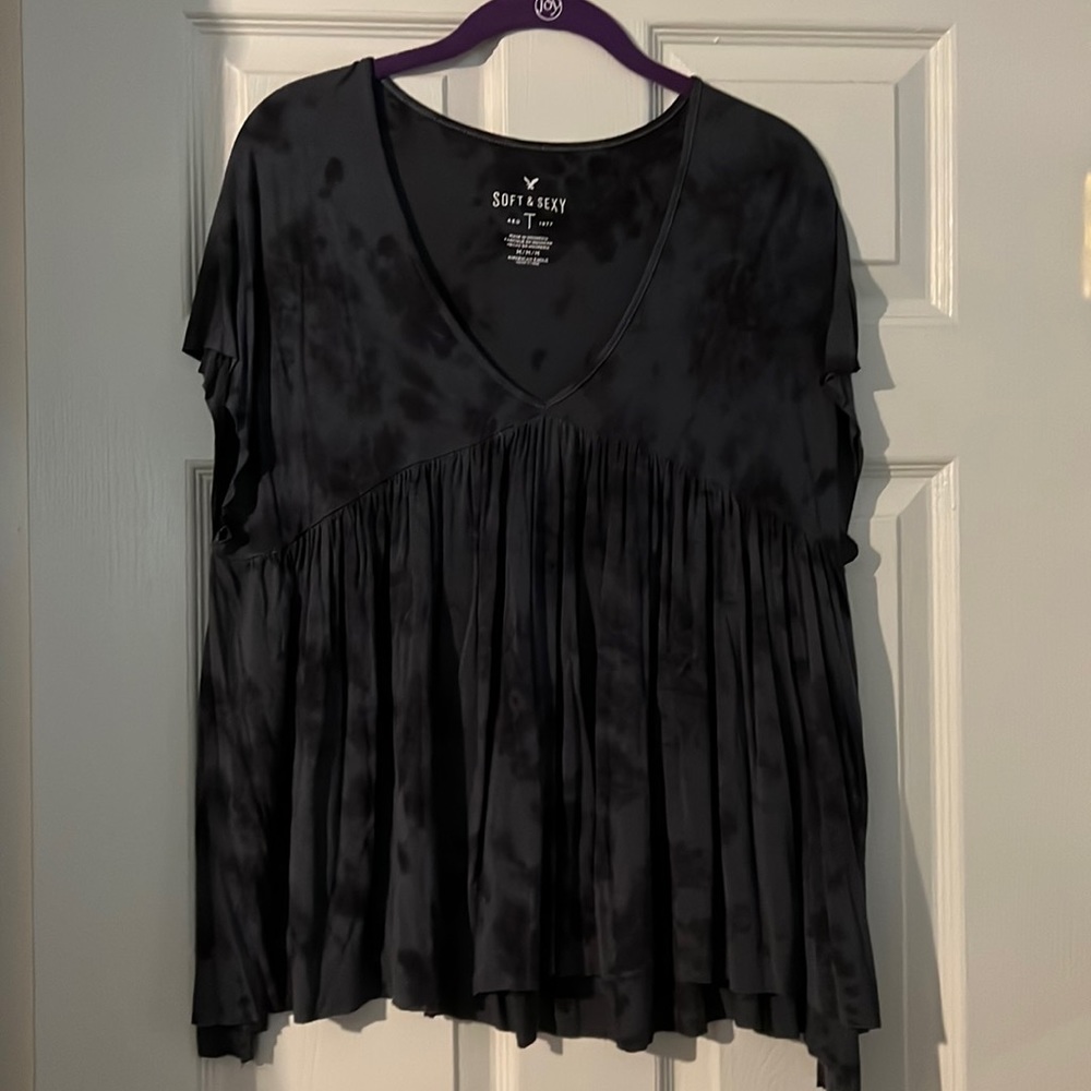 American Eagle tie dye soft v neck shirt.